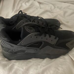 Nike Air Huarache Runner